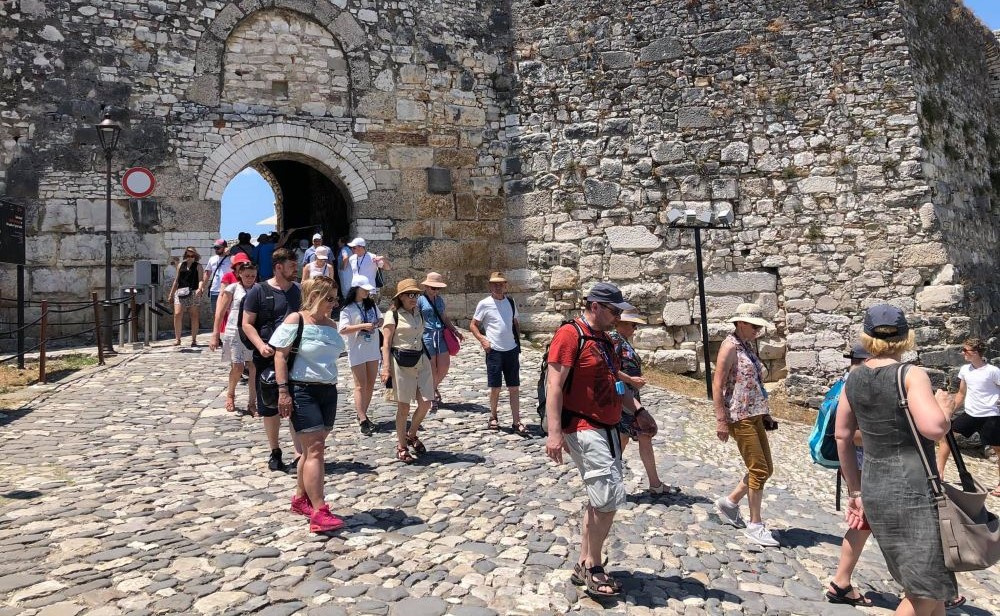 Turizmi në rritje në janar, shtohen vizitorët dhe net-qëndrimet në strukturat akomoduese